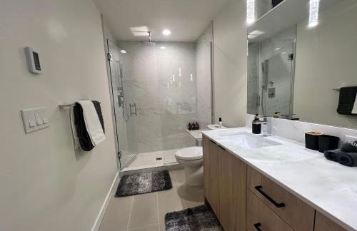 Luxe & Bright Gem - Prime Location, Roof Deck, View - Foto 30