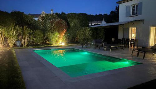 Golf de Pont Royal Villa les Micocouliers climatisée 4 chambres Piscine chauffée Parking - Foto 2