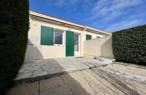 Maison rénovée à 350m de la plage avec terrasse et parking à Dolus-d'Oléron - FR-1-246A-236 - Foto 9