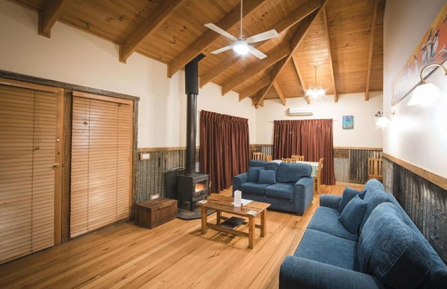 Sanctuary Park Cottages - Photo 13