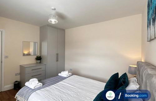 Stylish 1 bedroom flat with free parking - Foto 8