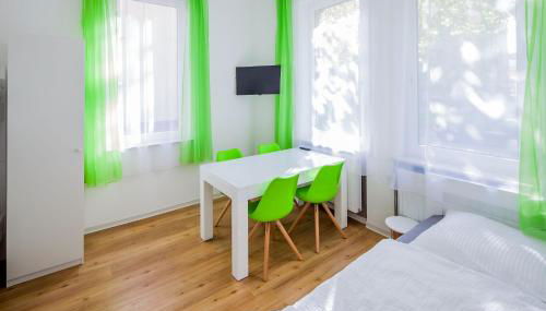 SecondHome Stuttgart - Moderne große Wohnungen nahe der hist Altstadt von Esslingen aN - versch Größen 8 - 11 - 19 Betten - Foto 4