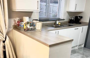 Ultra Modern large 4 bed executive home Durham - Photo 17