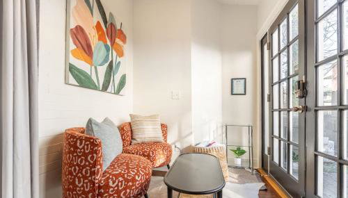 Notes of Southern Charm - Walkable to Food & Shops - Foto 5