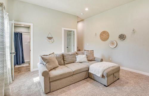 Indoor Recreation Room at Skiatook Vacation Rental - Foto 7