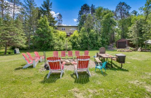 Private Dock Lakefront Family Home in Outing - Foto 33