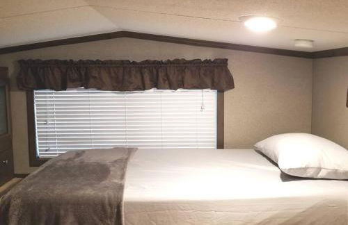 Tiny home with hammock loft BBQ and yard - Foto 19