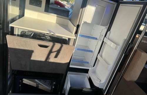 Yacht als Wohnung zu vermieten Hausboot direkt Tempelhofer Hafen - Foto 4