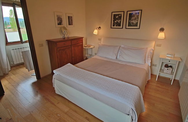 Modern Holiday Home in Foligno - Loc. With Pool - Foto 16