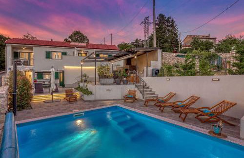 Beeindruckende 5-Sterne-Villa mit Meerblick, Sauna, Gym, beheizten Privatpool, Spielplatz, BBQ - Foto 2