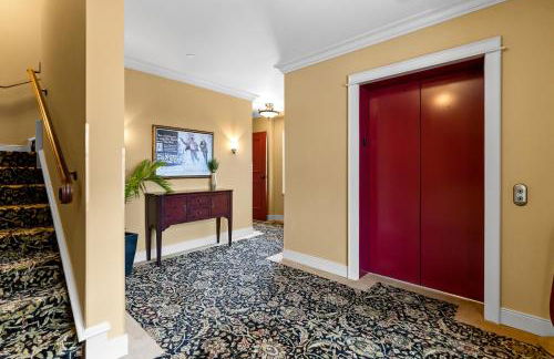 Grand Theatre Condo in the Heart of Downtown Grand Haven - Foto 25