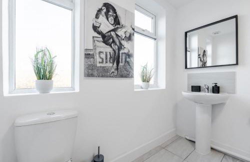 Spacious 3BR Sleeps 8 Ideal for Contractors or Large groups - Foto 32