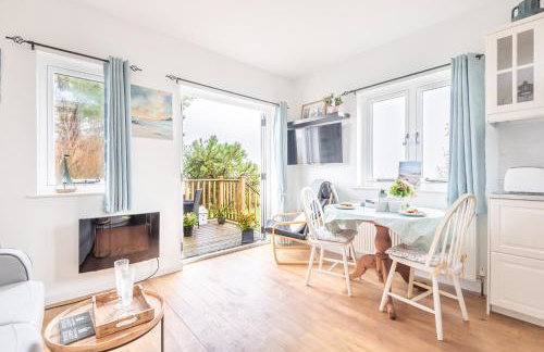 Sundowners panoramic views of countryside sea - Foto 5