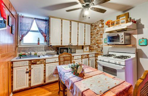 15 Mi to NYC Apartment in Newark - Photo 2