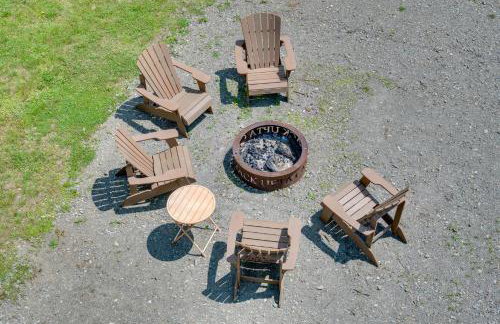 Rustic 3-Story Pittsburg Cabin with Lake and Mtn Views - Foto 36