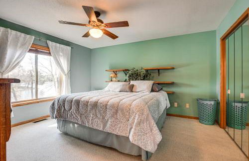 Lake Wissota Home with Private Dock and Fire Pit! - Foto 7