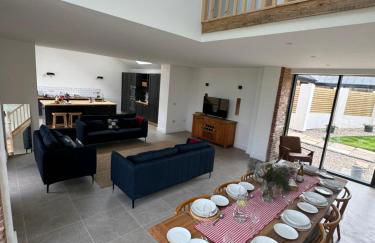 Threshing Barn- Modern 5 Bed, 10 person, Barn Conversion in a Rural Location with Great Access - Foto 28