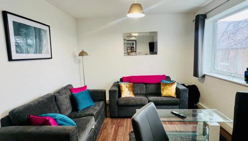 Modern 2 bed 1st Floor Apartment by Jesswood Properties Parking Wi-fi - Foto 3