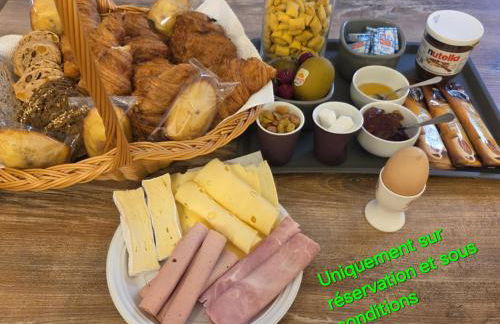 LA PARENTHÈSE AU PAYS DU VERT - Foto 2