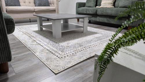 Large 4 Bed Hse, Sleeps 7, 3 BTH, Drive PRKG-4 Cars, M4-A329, Shinfield Studios, 10mins, Reading, Ascot & Legoland 20mins, Film Crew, Contractor & Family Friendly - Foto 4