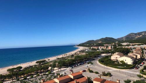 Apartamento con terraza, vistas playa y montaña - Foto 2