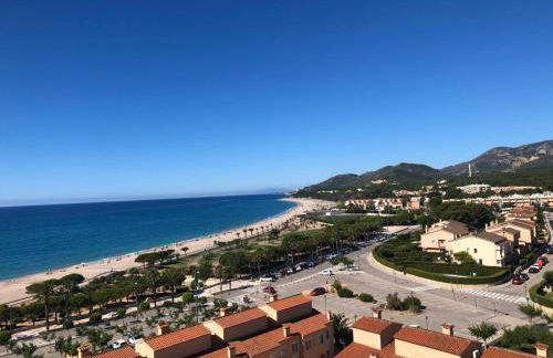 Apartamento con terraza, vistas playa y montaña - Foto 2