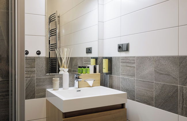 River Apartments - Photo 28