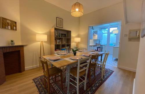 Maison de Charme - 4 Chambres - Courette & Parking Gratuit - Foto 46