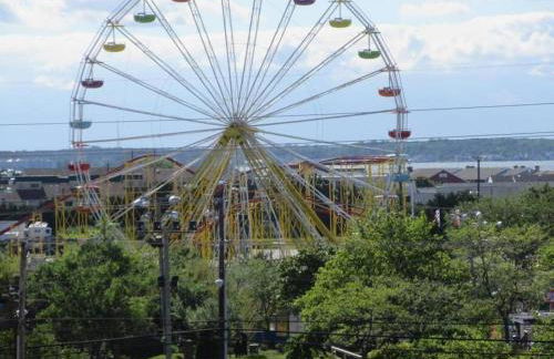 Oceanfront 2 Bedroom Modern Beach Condo w Pool - Foto 41