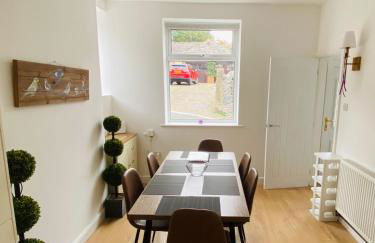 Northcliffe - Stylish Stone Cottage - Spa Bath - Peak Views - Photo 6