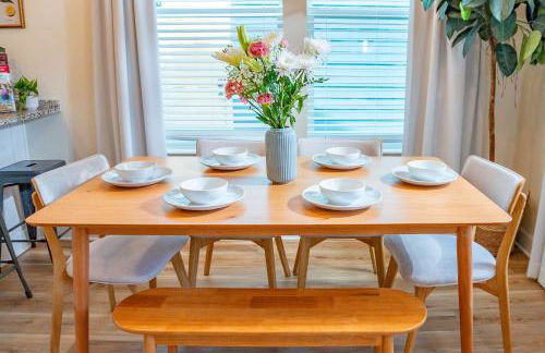 The Royal Crane Suite Newly Built Upscale Central - Photo 22