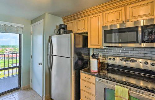 Idyllic PCB Condo with Pool Access and Ocean Views! - Foto 11