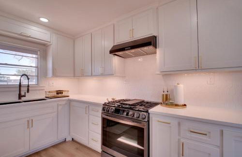 4 Mi to TTU Remodeled Retreat with Fenced Yard! - Foto 9