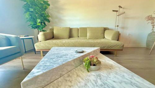 Designer Silver Lake Stylish One Bedroom with Parking - Foto 3