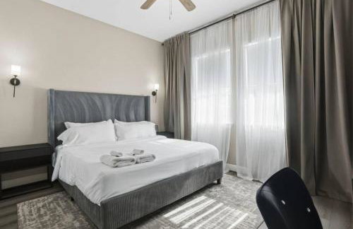 O30A Single-Story 2BR Townhome w King Beds, Workspace, Yard - Foto 4