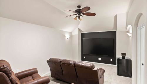 Spacious 4BR 3BA with Yard Mins to LakeLewisville - Foto 4