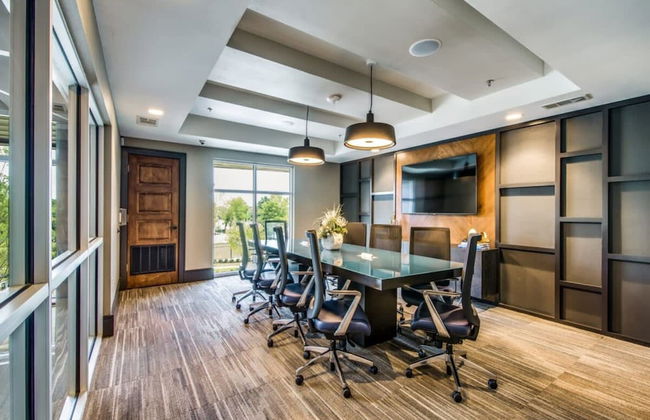 Trendy 1BR King Suite Close to Downtown w Fast Wifi - Foto 19