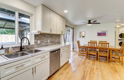 Water Views and Hot Tub Kims Kastle in Stanwood! - Foto 10