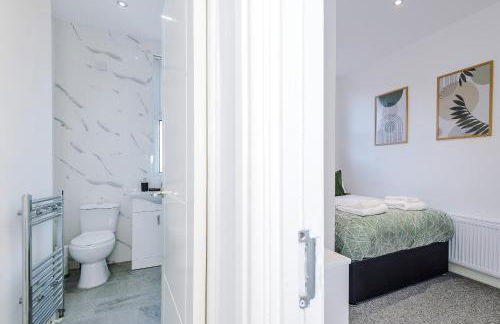 3 Bed house - Free Parking - Free Wifi - Foto 17