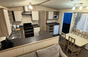 3 bedroom Lyons Oakfield Towyn pets welcome - Foto 9