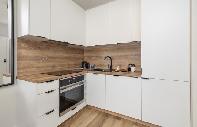 Coast Apartment With Terrace by Renters - Photo 14