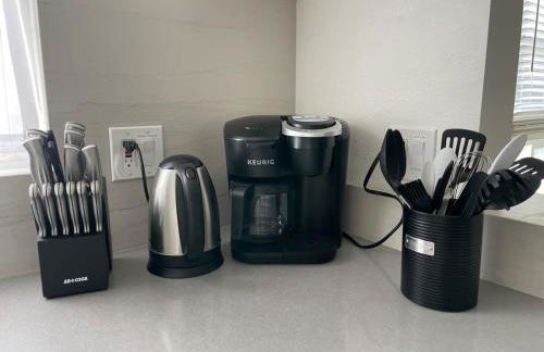 Spacious Disneyland 5 Bedroom 4 Bath House with Game Room - Photo 48