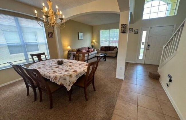 South Facing Pool Home - Room for the Whole Family! - Photo 33