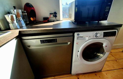 Sunny Apartment with a 10 minute walk to the Sea. - Foto 6