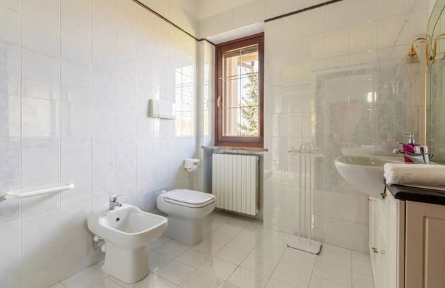 Panorama Villa Nestled Among the Vineyards Langhe - Foto 25