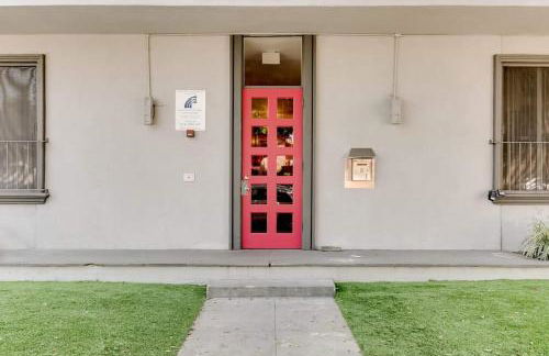 Sophisticated Long Beach Suite with Patio Dining and Parking NRP21-00185 - Foto 31