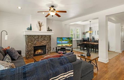 Ponderosa Escape Stunning Location Incredible Game Room Urban Trail System AC EV-charger - Photo 1