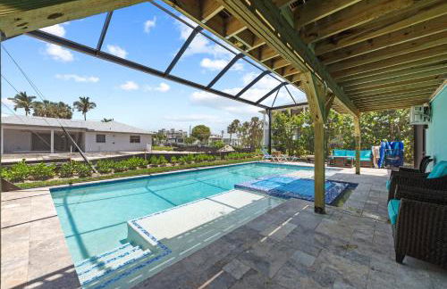 Heated Pool Home steps to the beach - Foto 18