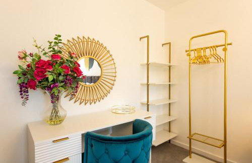 #57 Central Taunton 2BR APT - Sleeps 6 - 5 mins to Taunton Player Ready 2 - "Perfect For Contractors and Families - Free Parking" - Foto 49