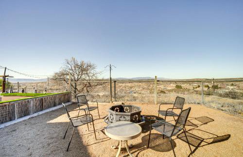 Mtn-View Home with Fenced Backyard in Rimrock! - Foto 25